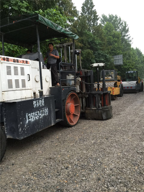 水泥路面破碎机